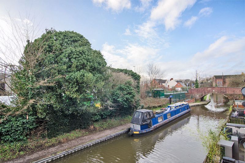 Property photo 2 of 14 Photo 3