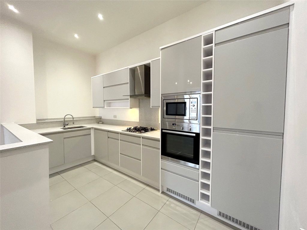 Property photo 2 of 12 Picture No. 08
