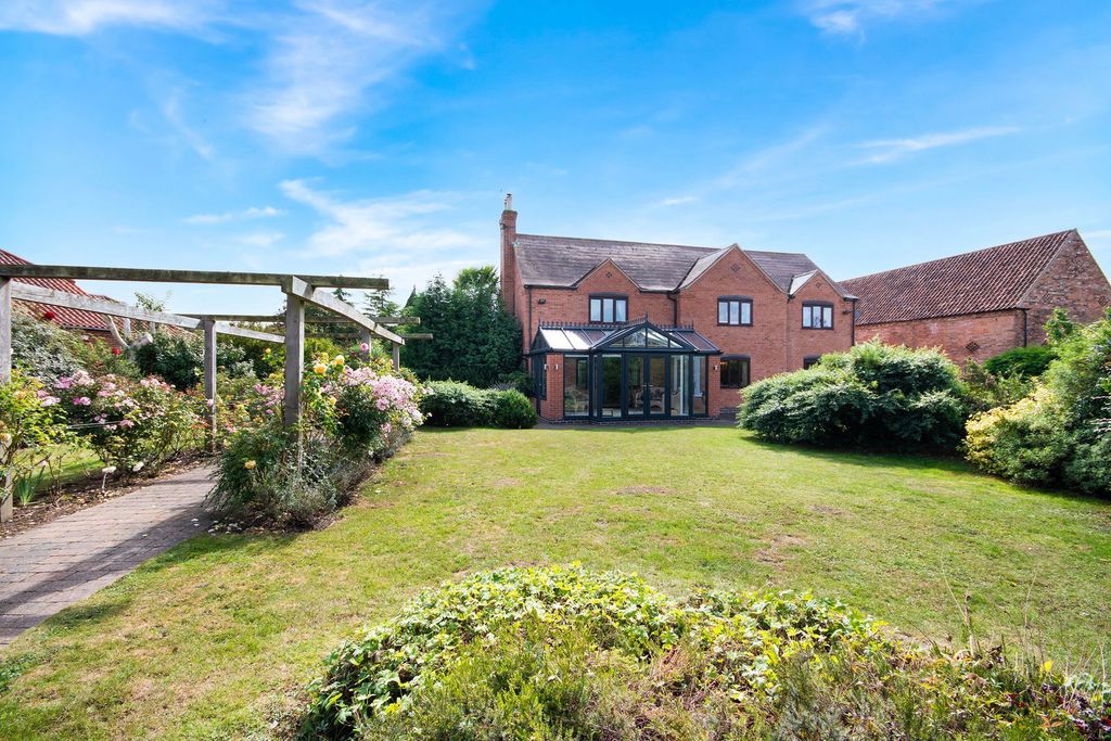 Property photo 1 of 39