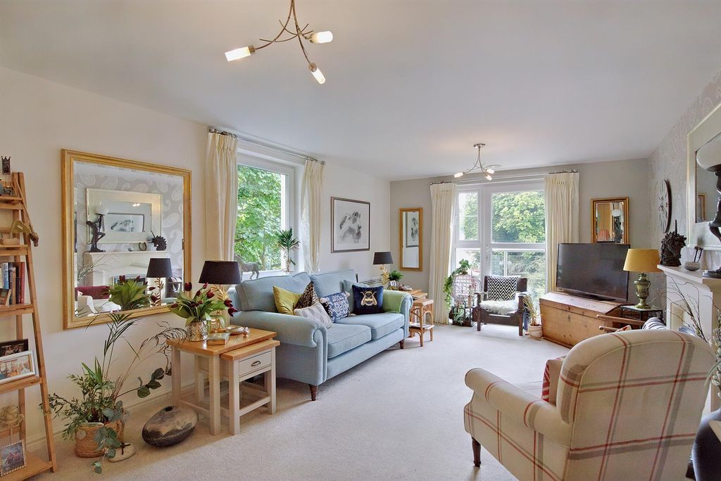 Property photo 2 of 22 Living Room: