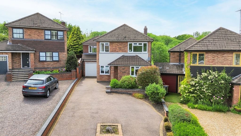Property photo 1 of 32