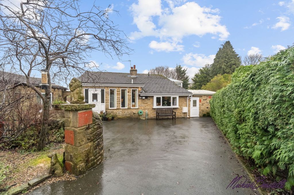 Property photo 2 of 33