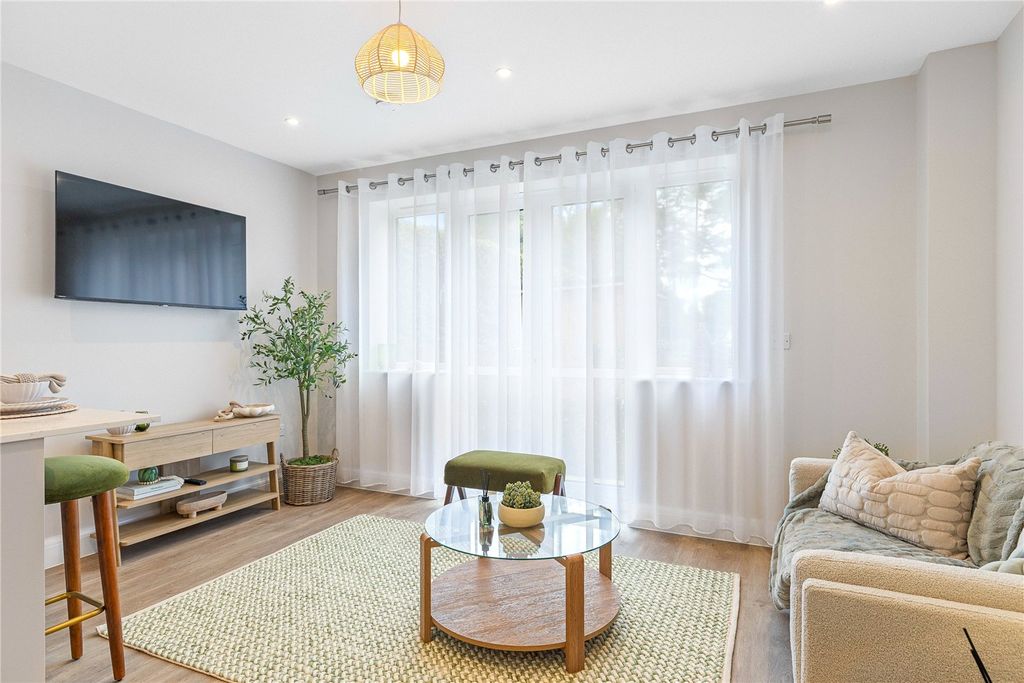 Property photo 3 of 9 Sitting Room