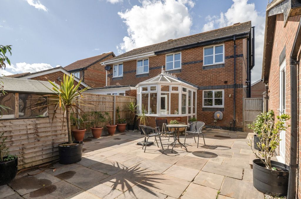Property photo 2 of 33