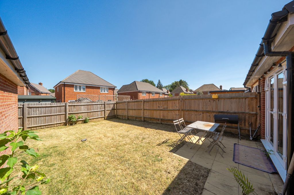 Property photo 3 of 17 Picture No. 25