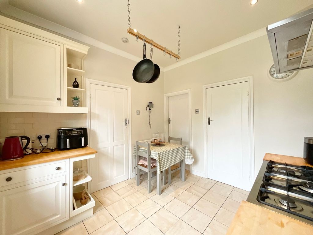 Property photo 3 of 35