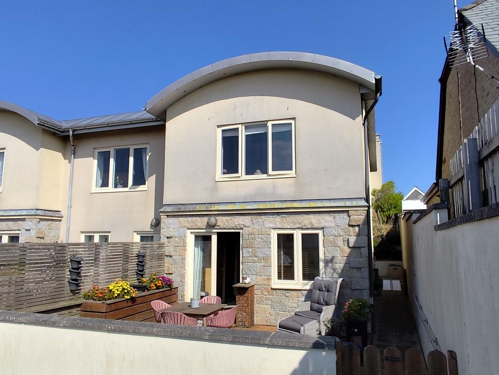 Property photo 1 of 16 External