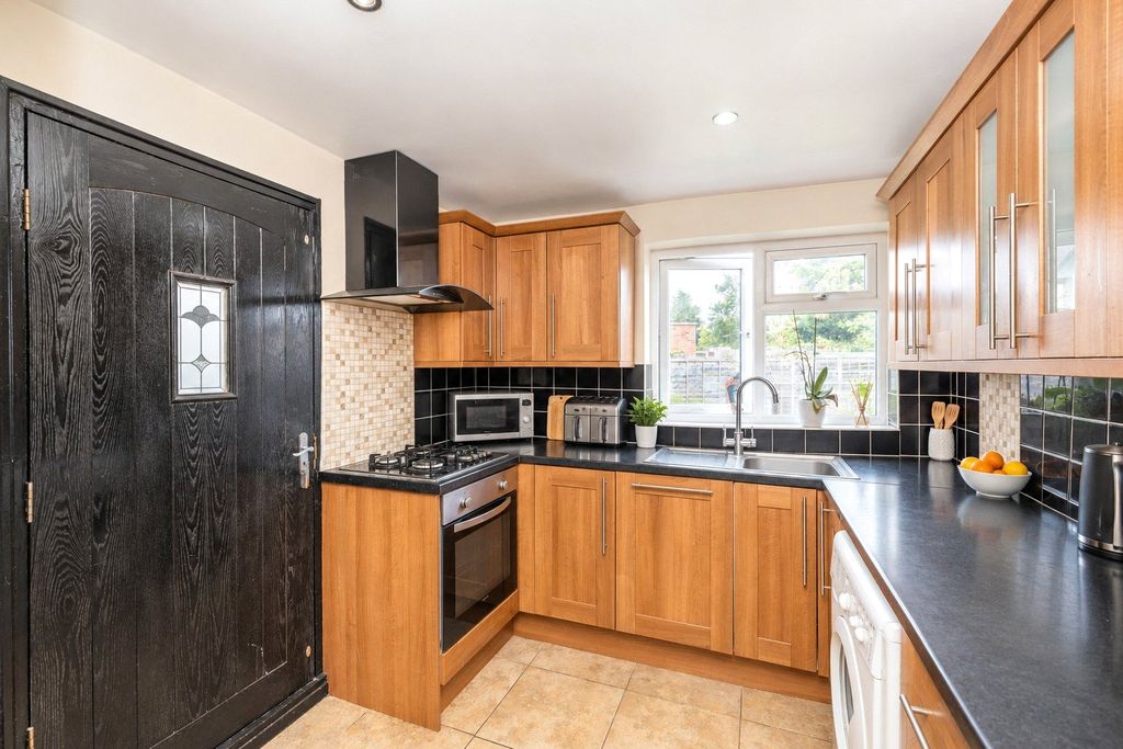 Property photo 1 of 11 Picture No. 15