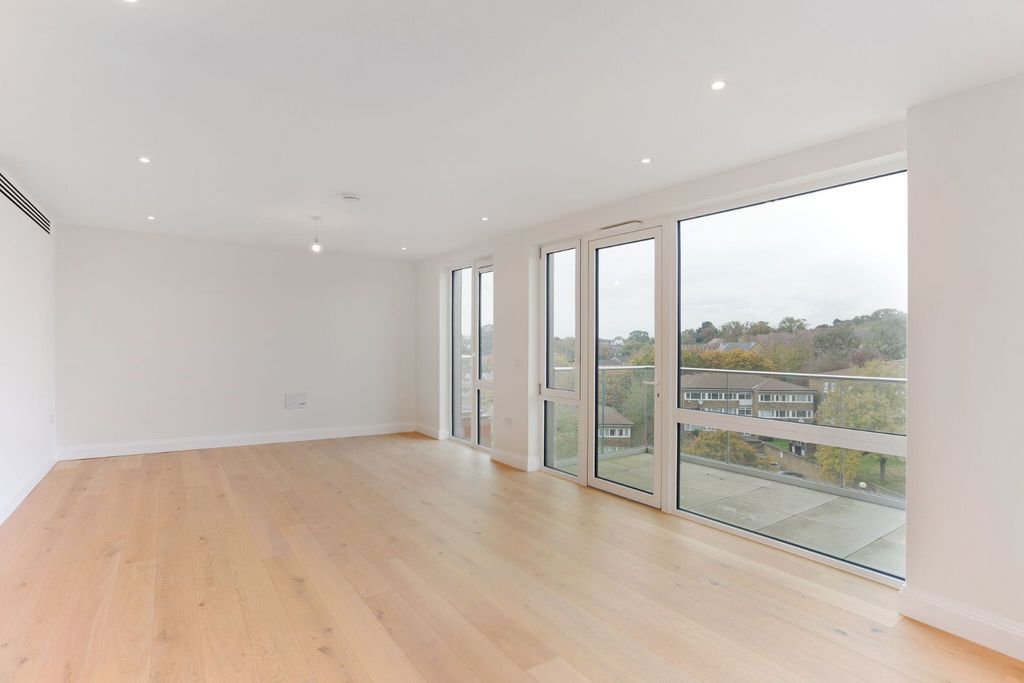 Property photo 2 of 18 Reception Room
