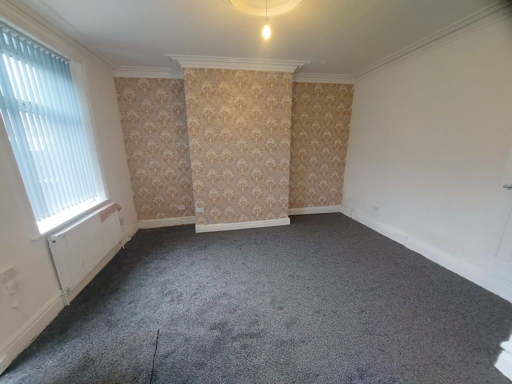 Property photo 2 of 8 Photograph 2