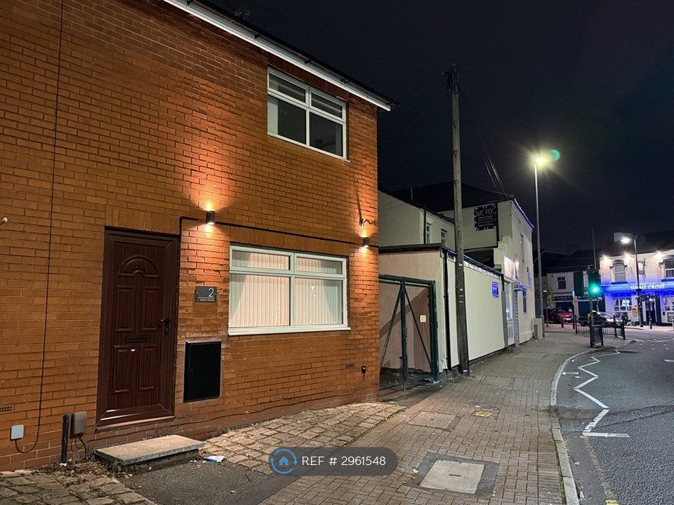 Property photo 1 of 32