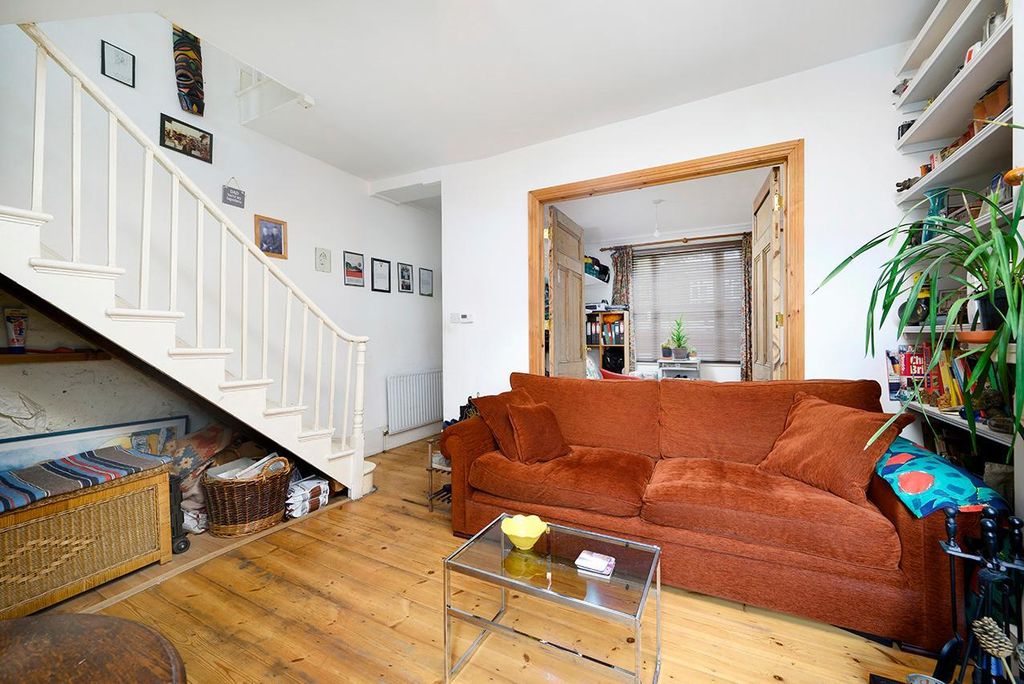 Property photo 2 of 12
