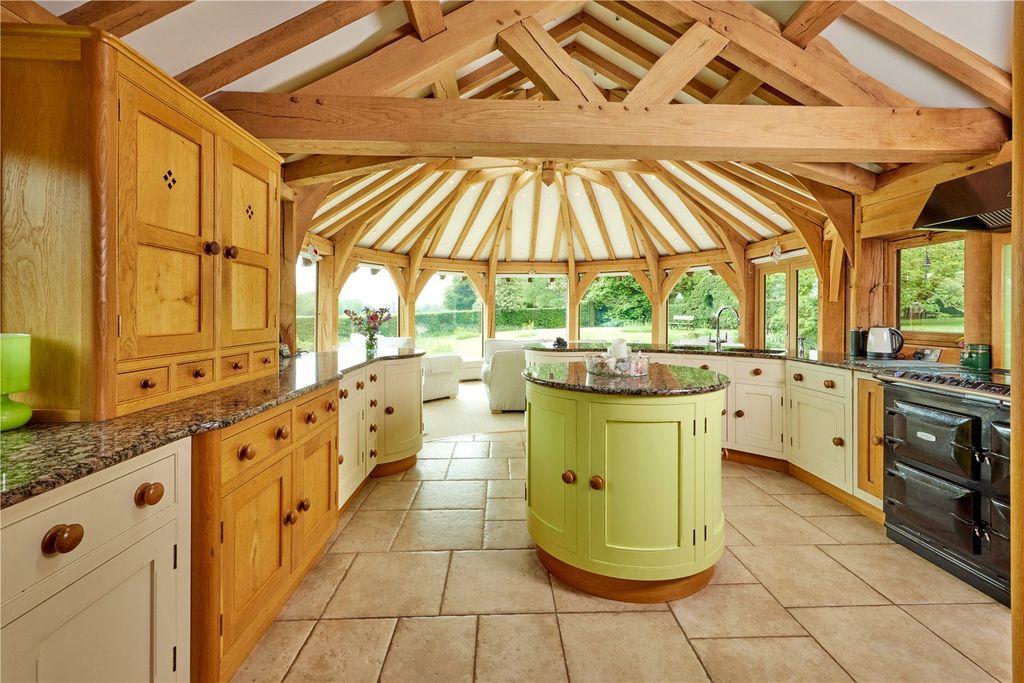 Property photo 2 of 18 Kitchen/Garden Room