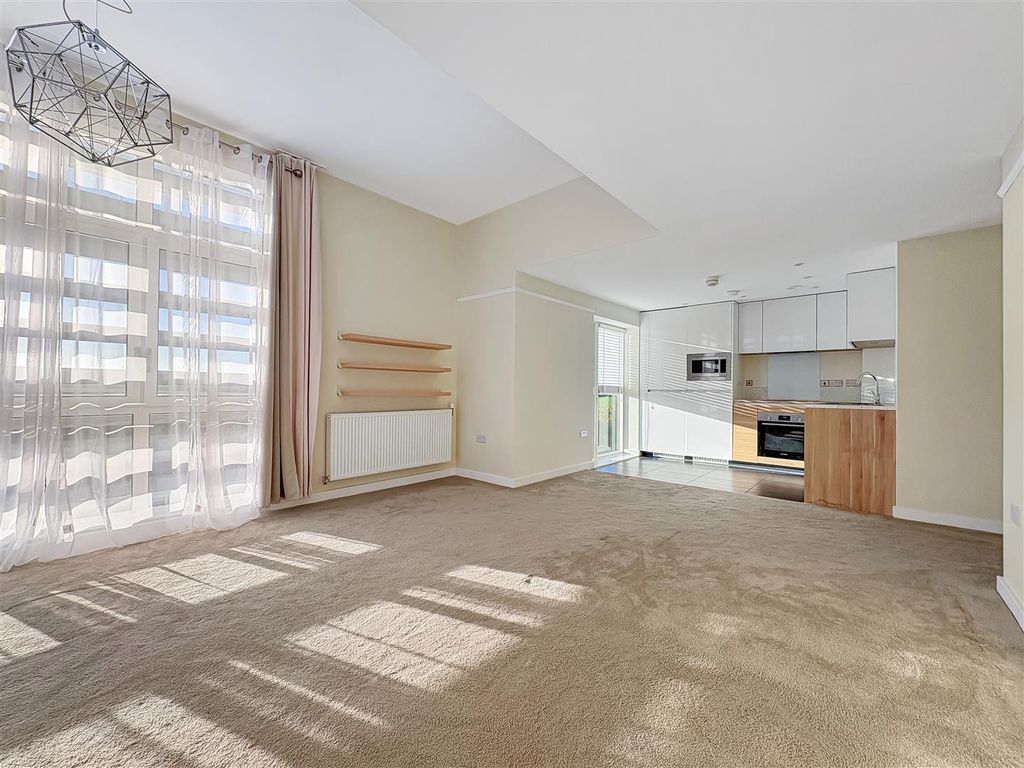 Property photo 2 of 14