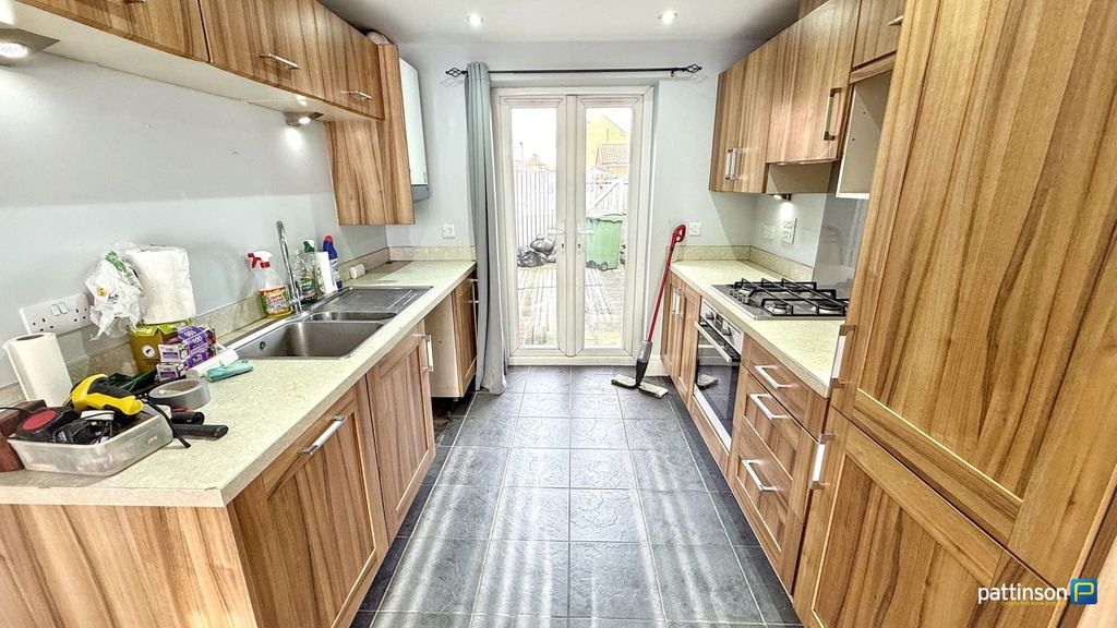 Property photo 3 of 11