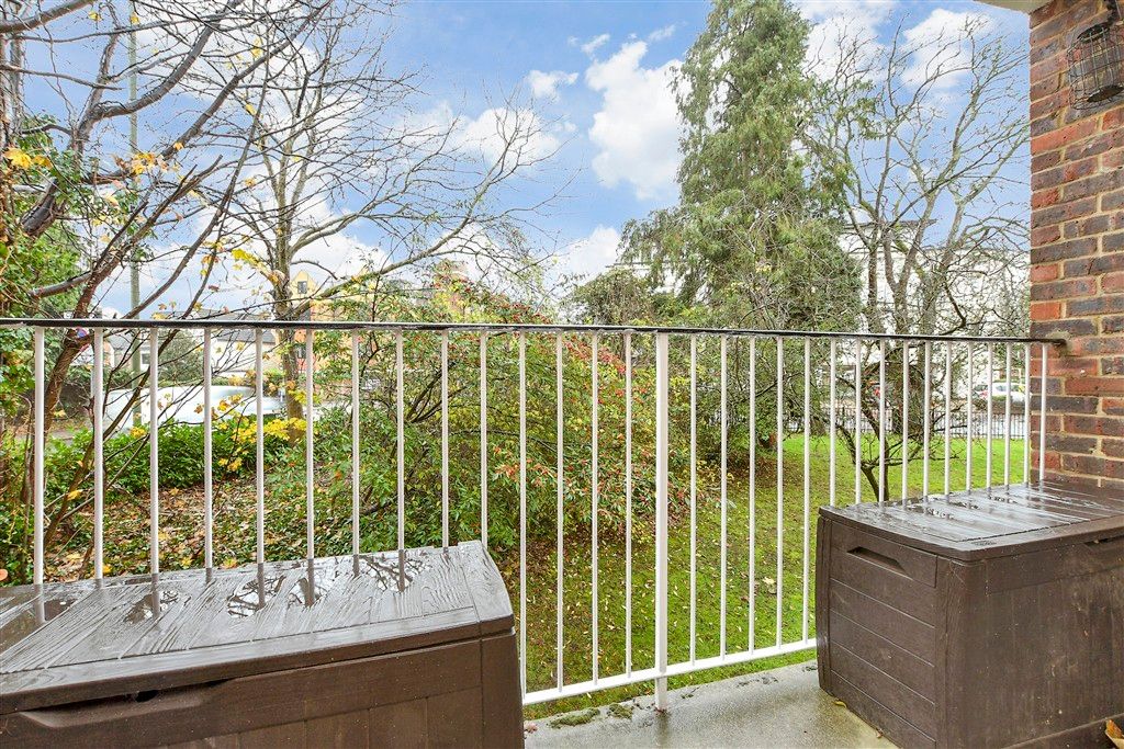 Property photo 2 of 11 Balcony / Terrace