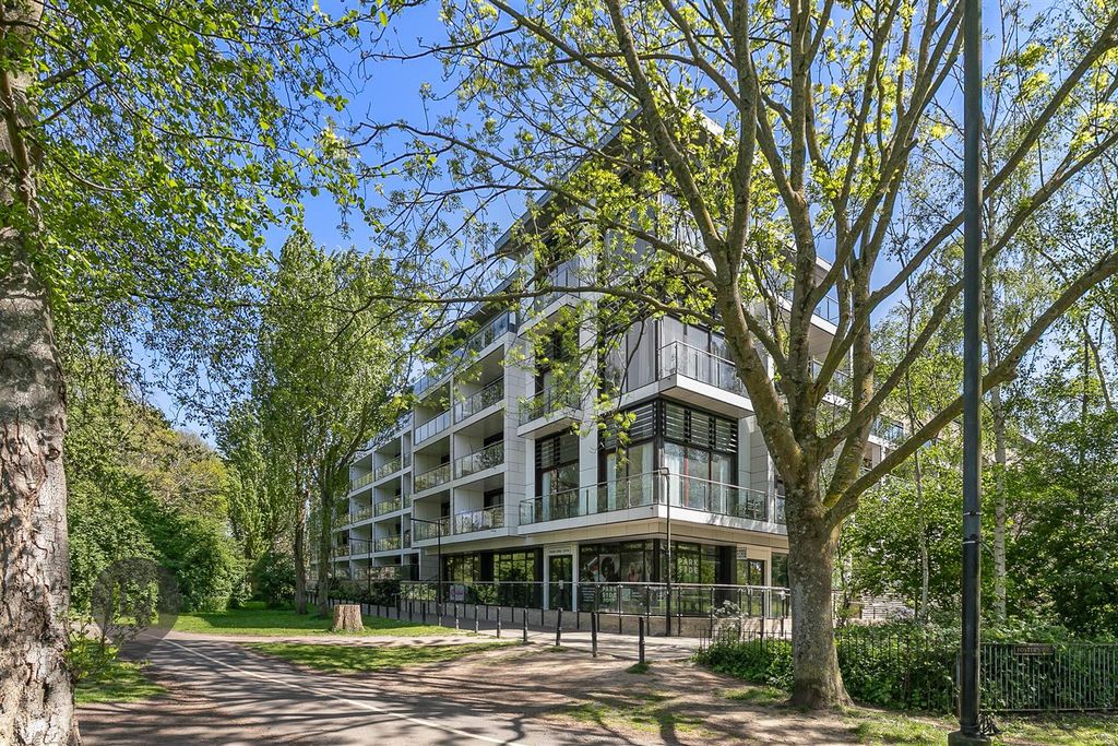 Property photo 1 of 7 External