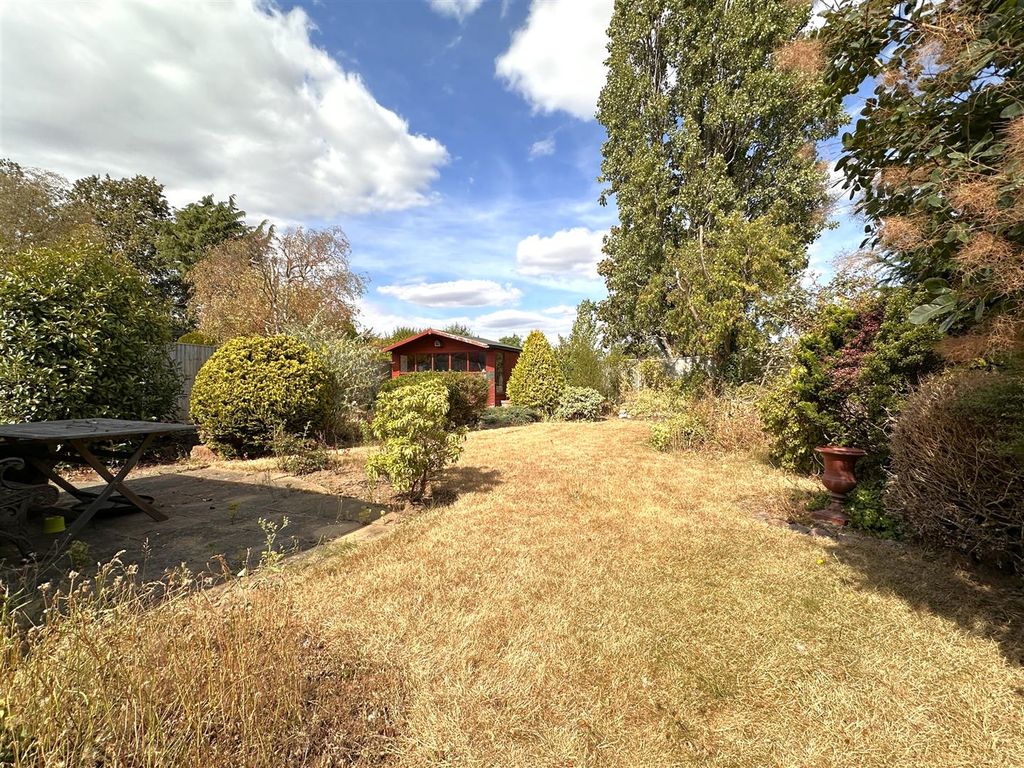 Property photo 3 of 20 Wonderful Private Garden 163