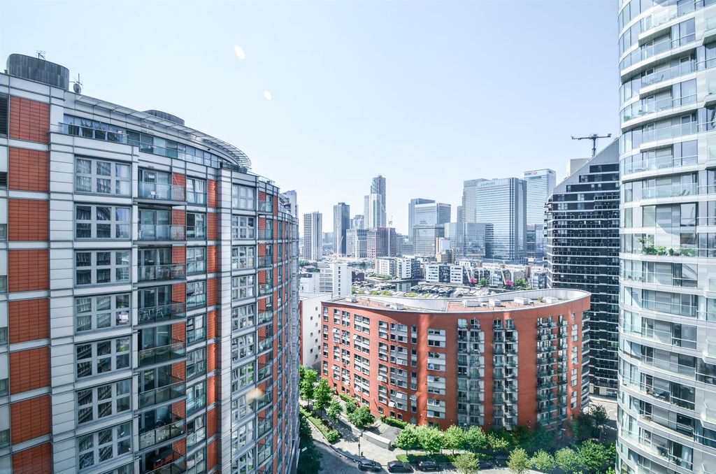 Property photo 1 of 11 Ontario Tower