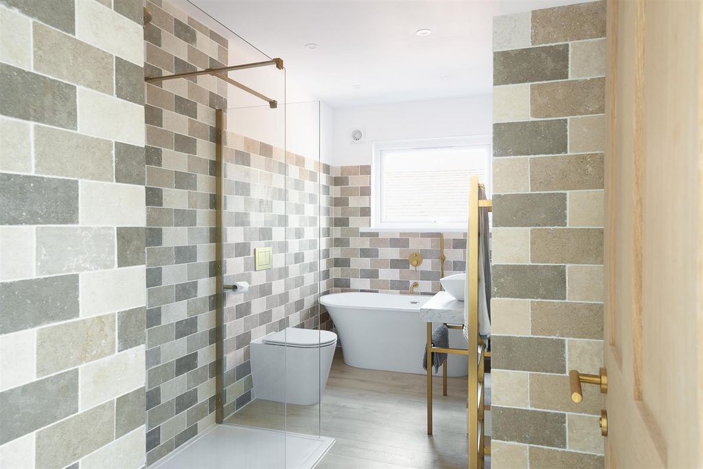 Additional image 23 of 2 bed flat for saleSeaview, Isle Of Wight PO34