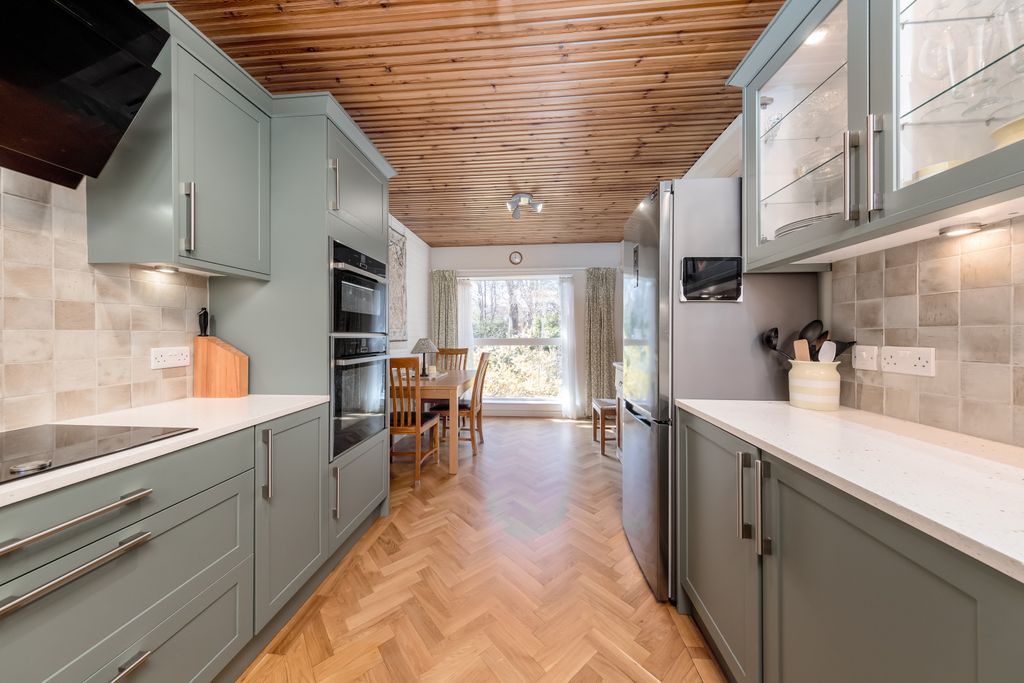 Property photo 3 of 28 Gallery