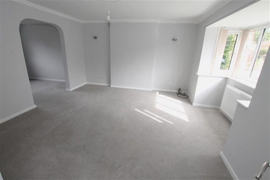 Property photo 2 of 16 (Main)
