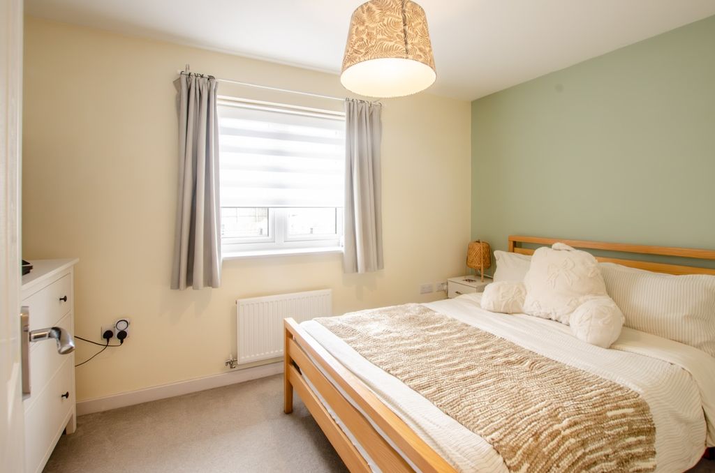 Property photo 2 of 14 13 Tucking Mill Tps 01208 74182-14