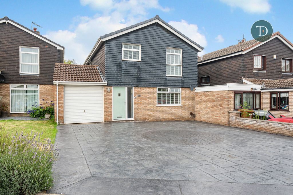 Property photo 1 of 32