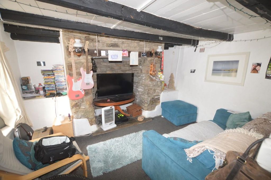 Property photo 2 of 12 Dsc_0003 (Medium).Jpg