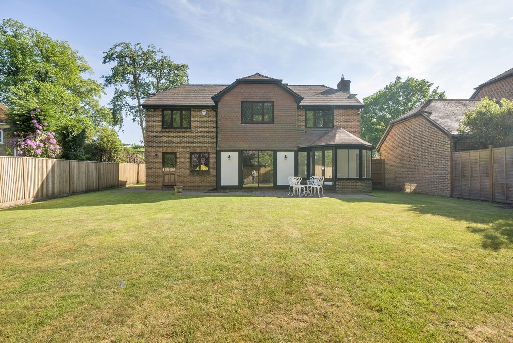 Property photo 3 of 8 Oakdene