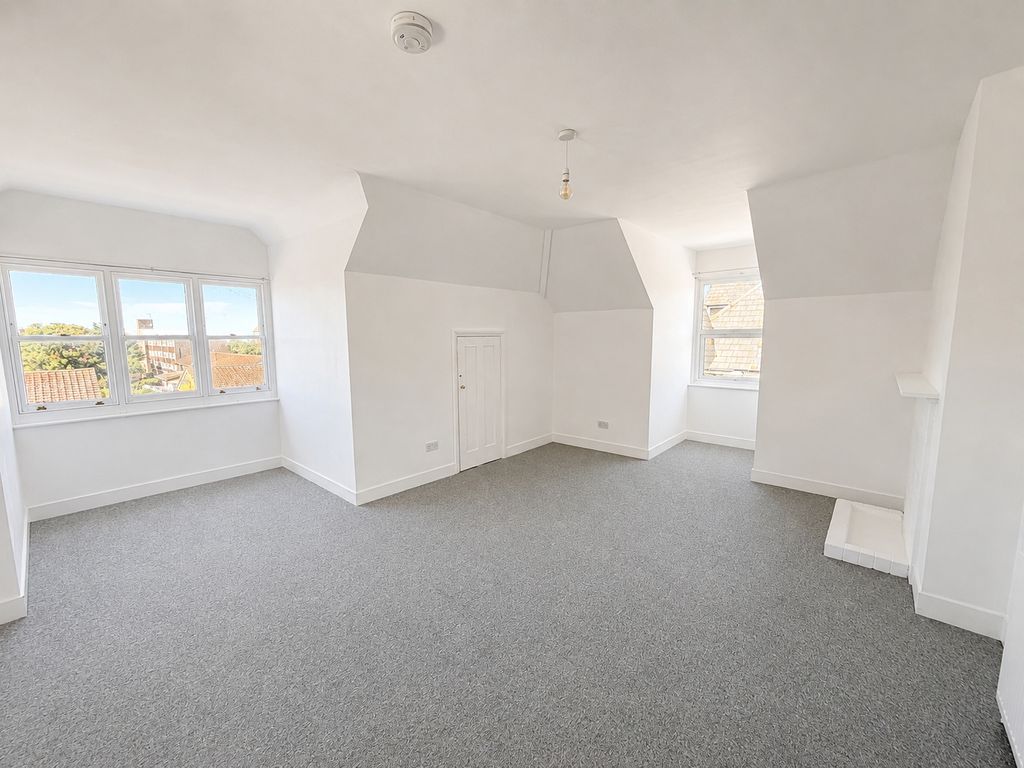 Property photo 2 of 8 Picture No. 34