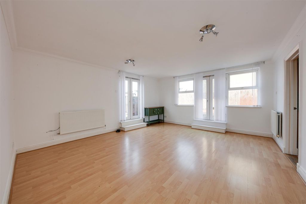 Property photo 1 of 11 Regents Gate-11.Jpg