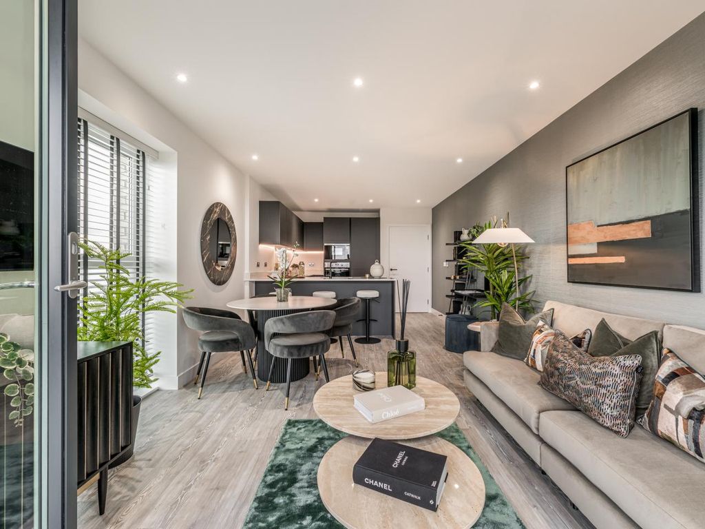 Property photo 3 of 16 Kew Bridge Rise, 2 Bed, Living Room From Balcony