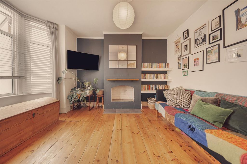 Property photo 2 of 14 Wherstead Rd-42.Jpg
