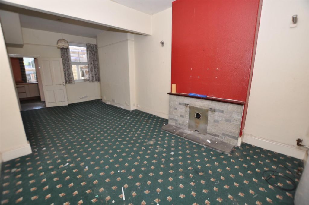 Property photo 3 of 11 Lounge/Diner