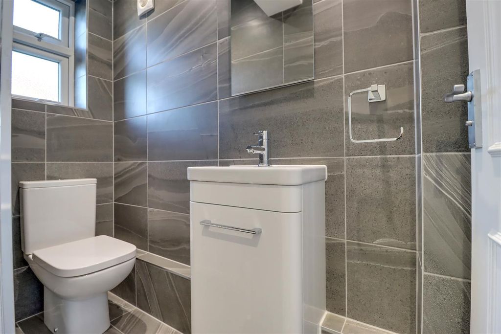 Property photo 2 of 15 9 Heybridge Drive. 2.Jpg