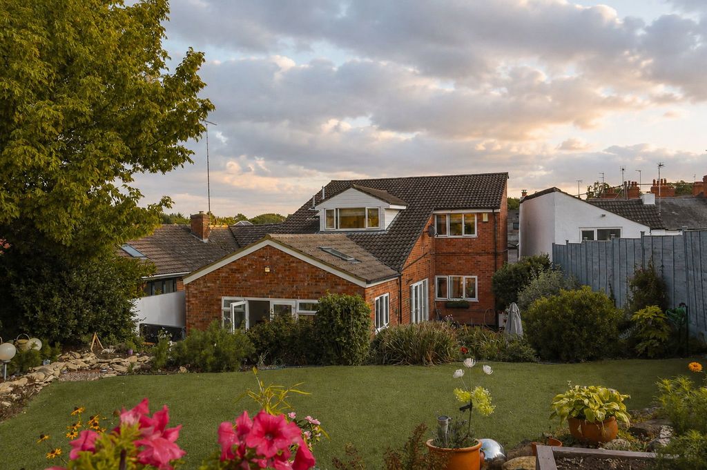 Property photo 2 of 42