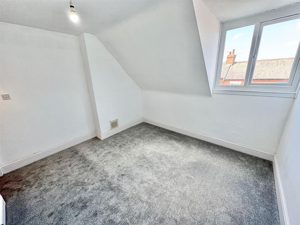 Property photo 3 of 9 B3 Top Floor.Jpg