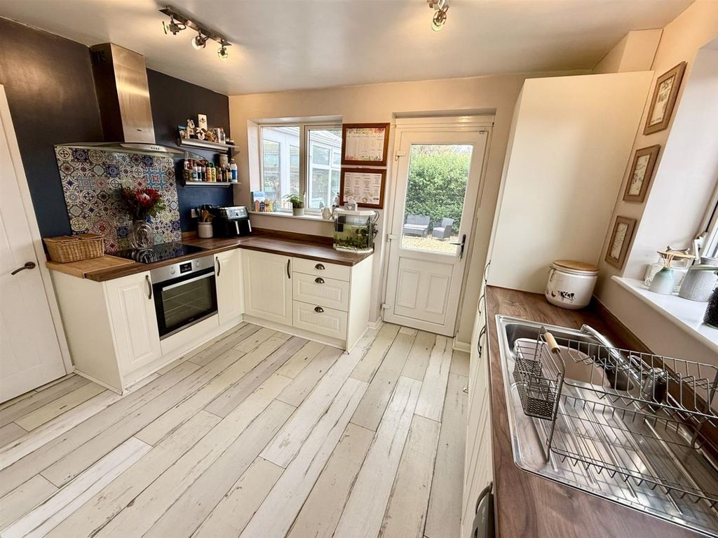 Property photo 3 of 19 Thumbnail_Img_4704.Jpg