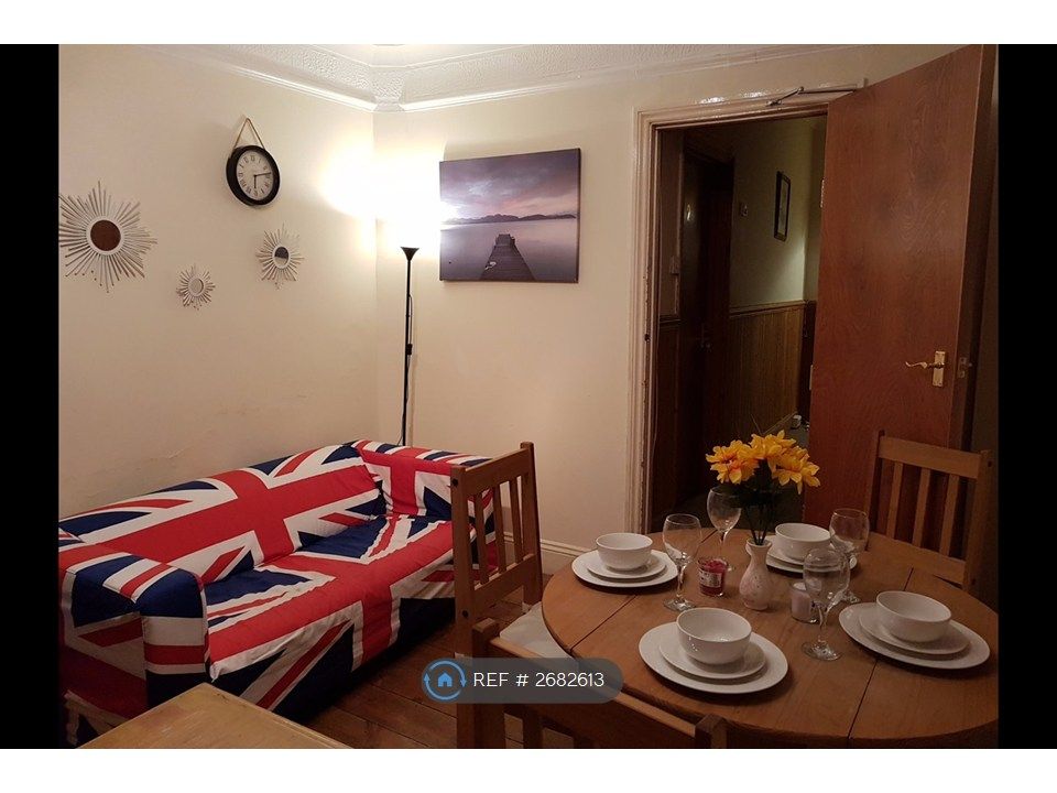 Property photo 1 of 17 Shared Lounge