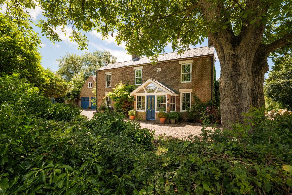 Property photo 2 of 31 5170962