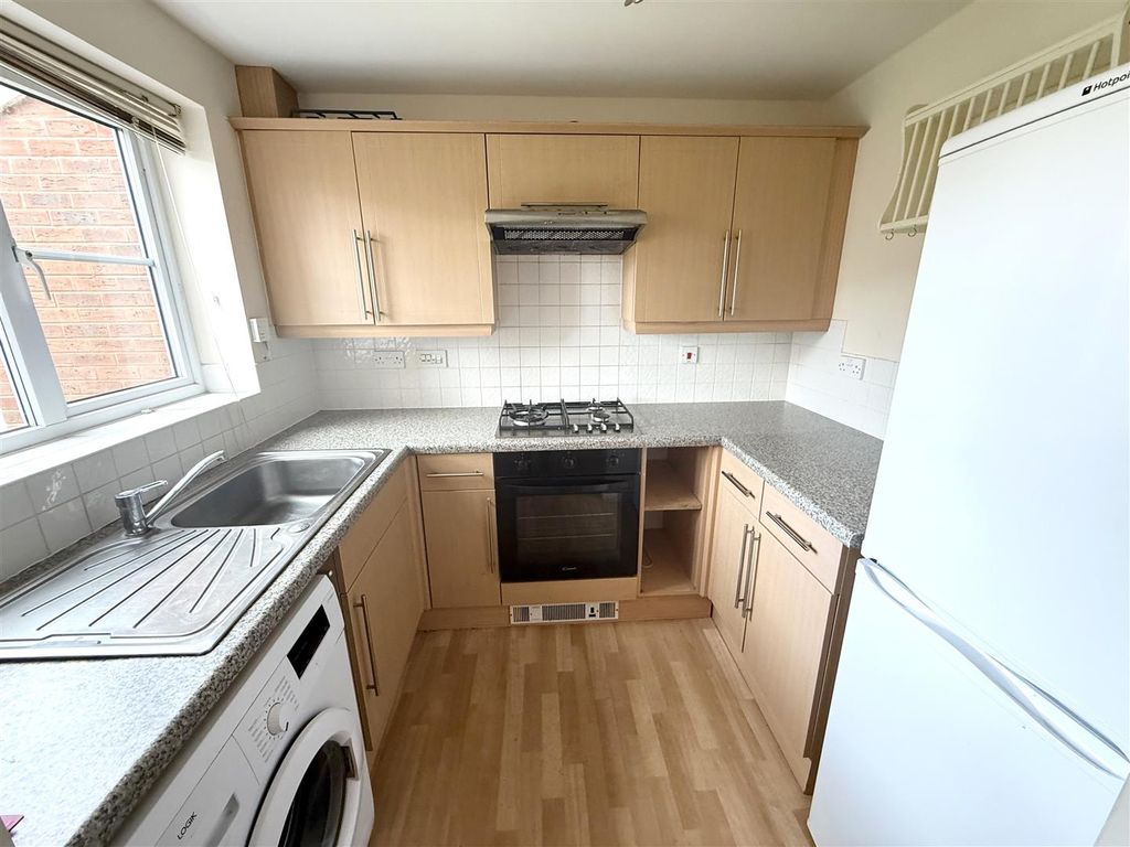 Property photo 2 of 10 Kitchen