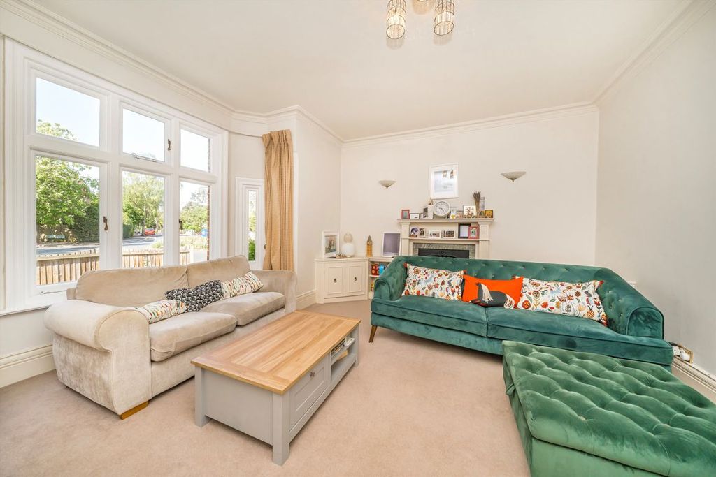 Property photo 2 of 9