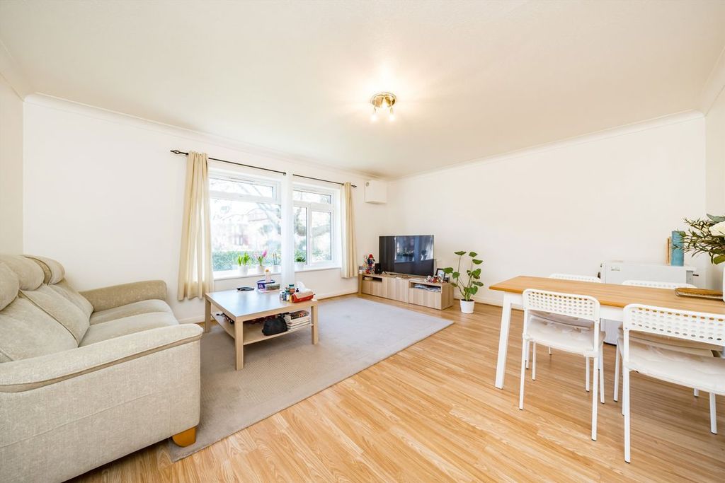 Property photo 3 of 6