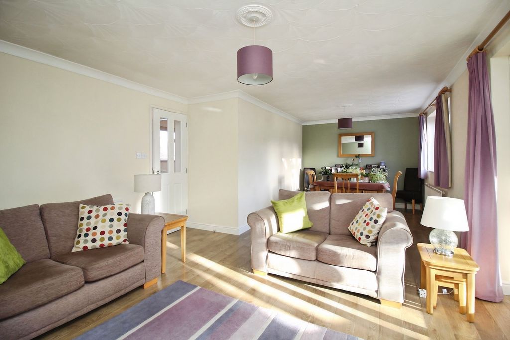 Property photo 3 of 27