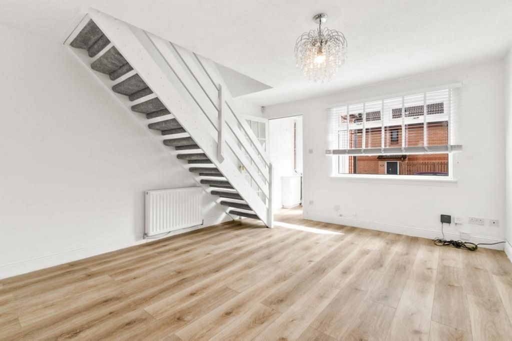 Property photo 3 of 28