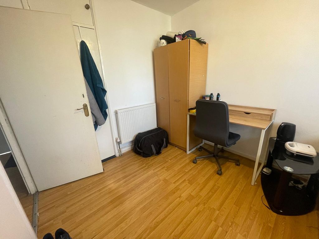 Property photo 3 of 5