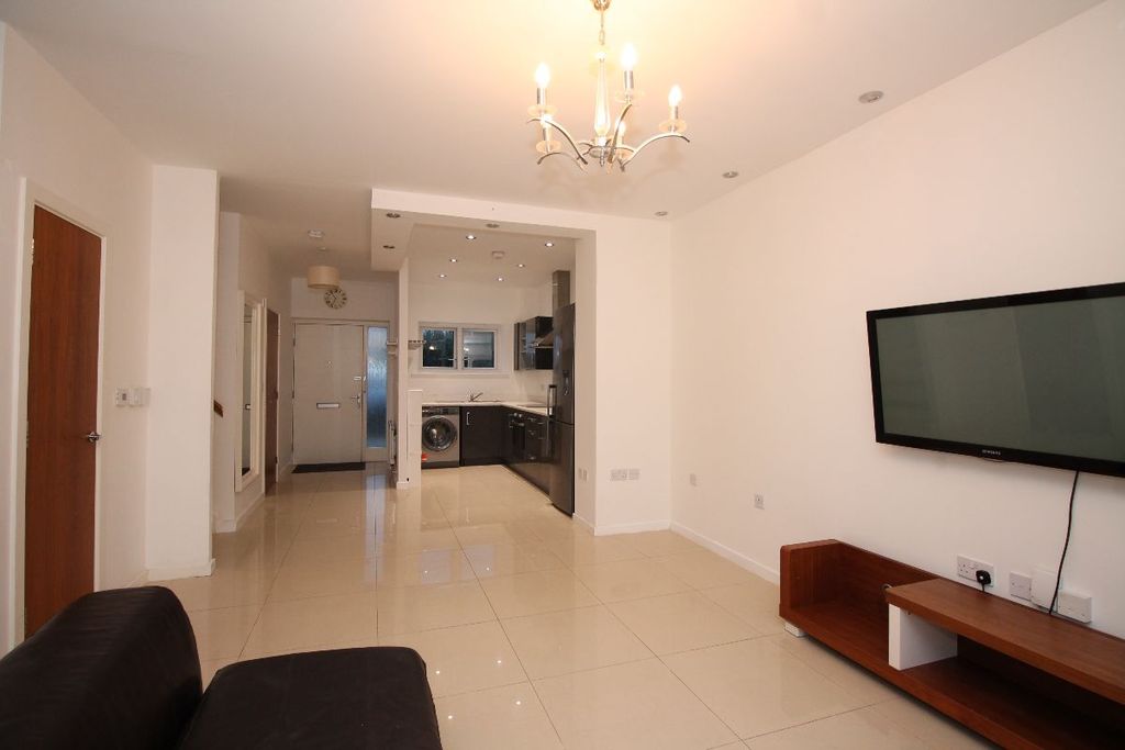 Property photo 3 of 30