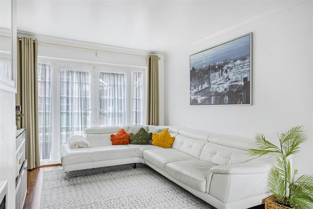 Property photo 3 of 30 3_74269.Jpg