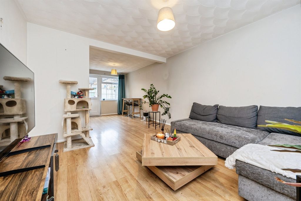 Property photo 2 of 14